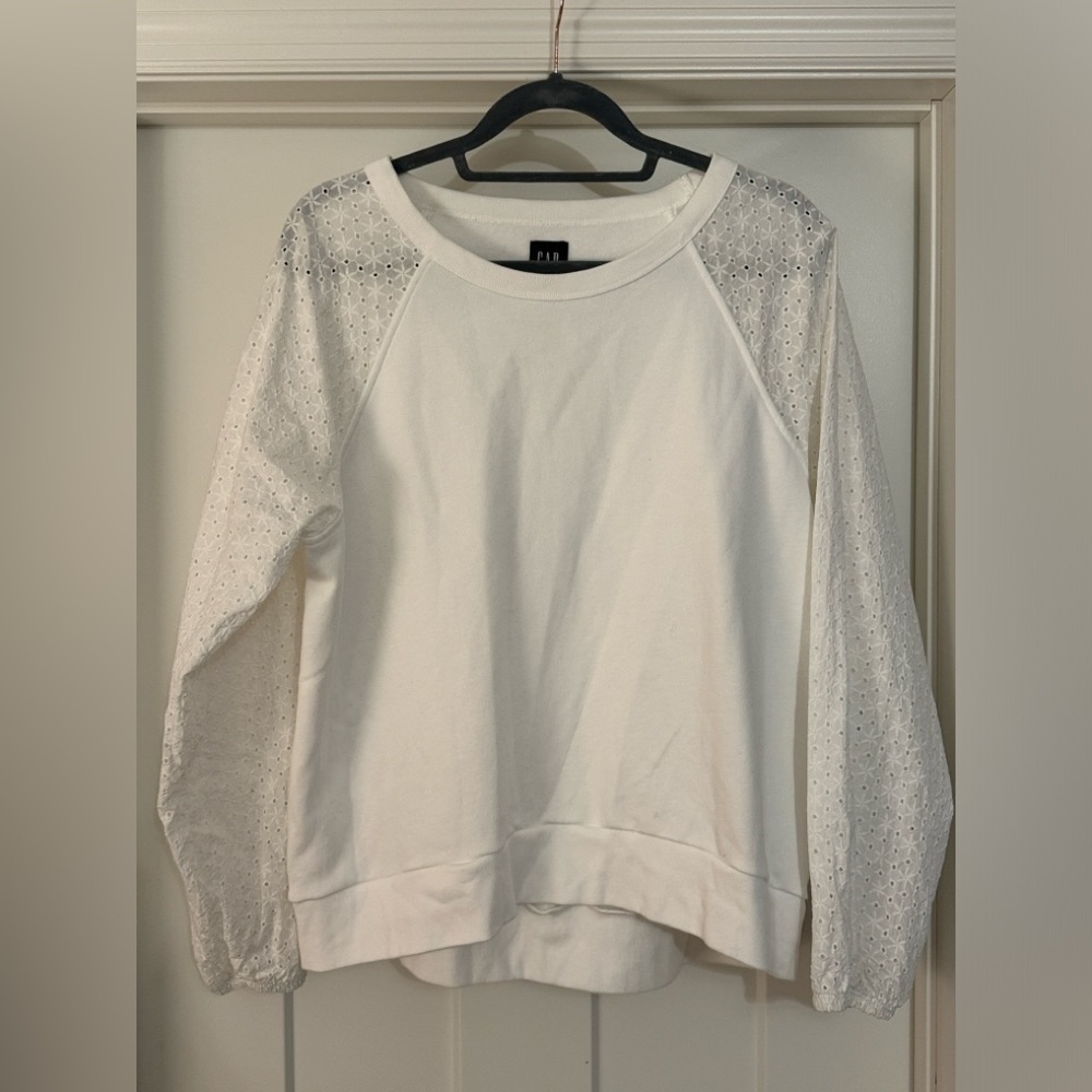 Gap size L “new off white” sweatshirt, eyelet sleeves. NWOT, sold out at Gap!